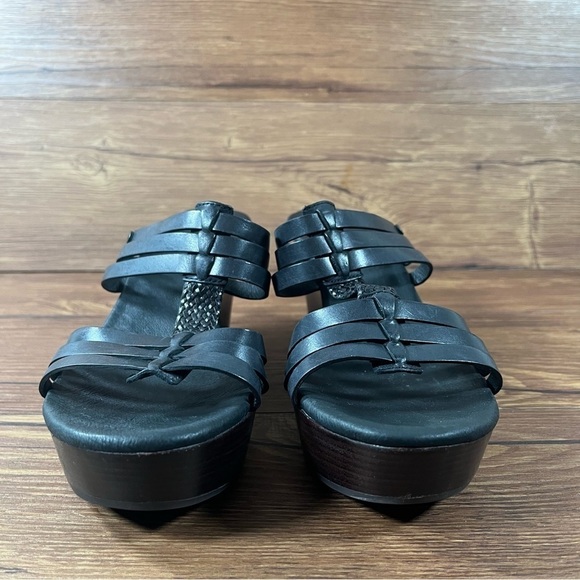 UGG Mattie Black Leather Slip-On Wedge Sandals Women’s Size 8 Shoes - Picture 3 of 10